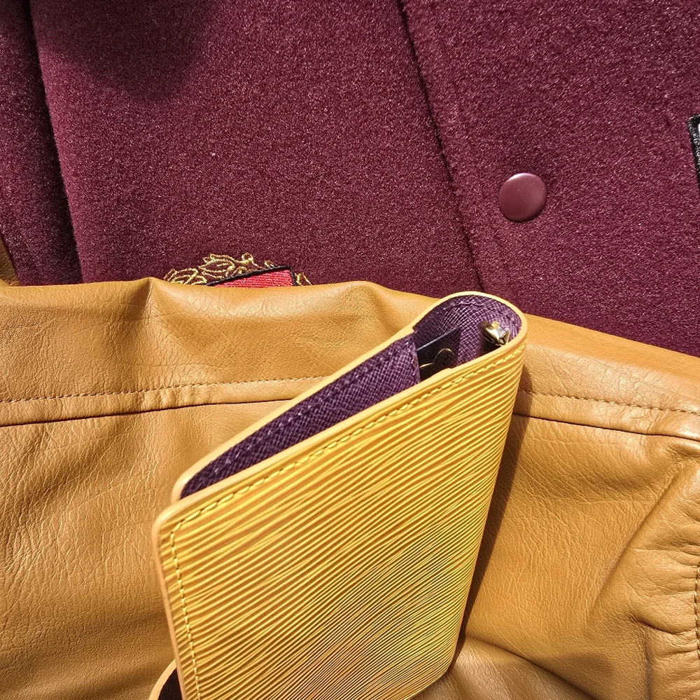 Authentic Louis Vuitton Mustard Yellow Agenda Wallet - Picture 7 of 12